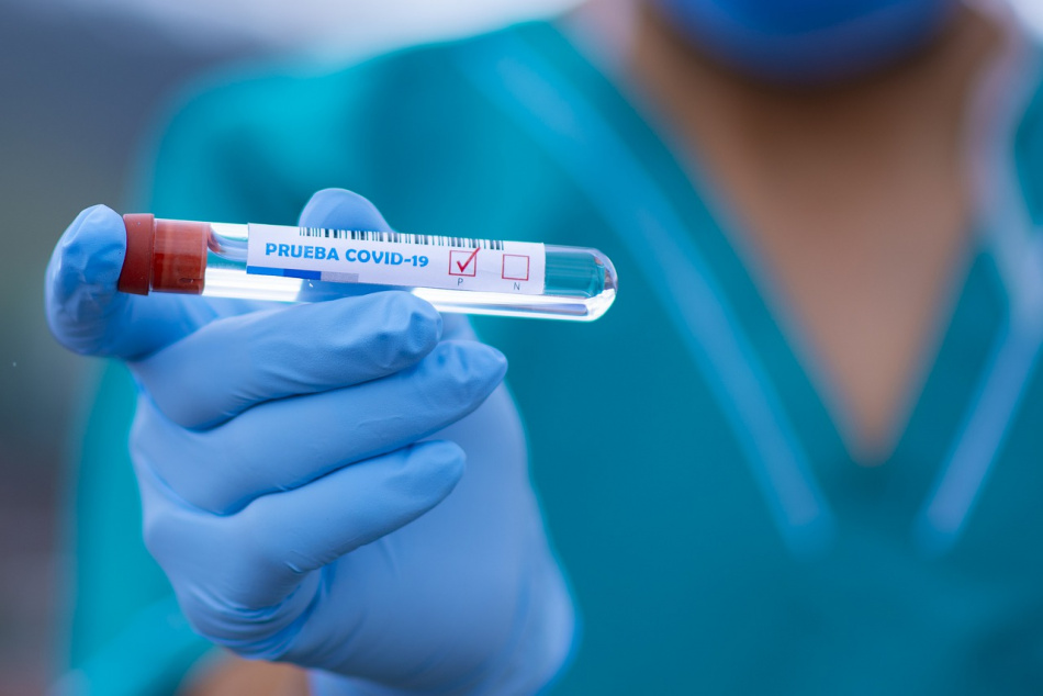Вирусолог рассказал, действительно ли вакцинация от ковида породила новую болезнь