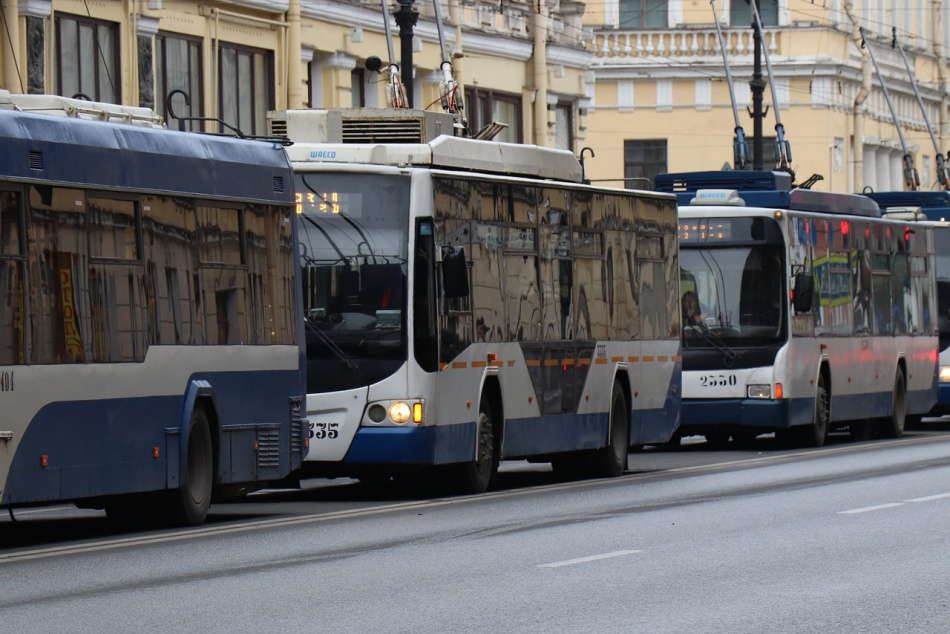 Петербуржцам напомнили, как будет работать транспорт в День России
