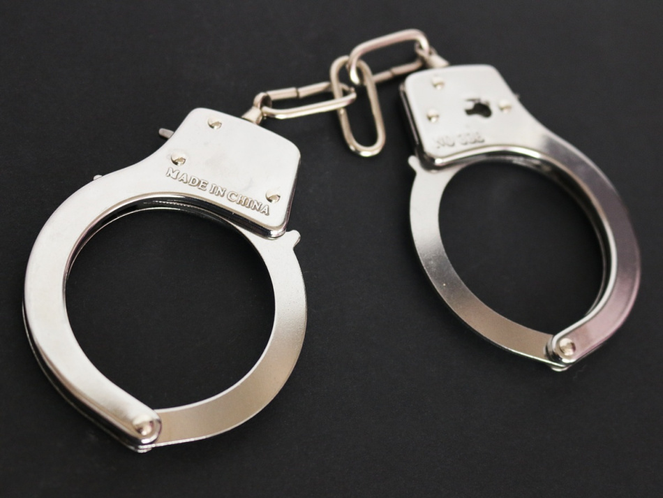 Извращенца арестовали за приставания и целования школьницы на проспекте Науки