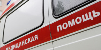 Машина скорой помощи перевернулась после ДТП в Петербурге