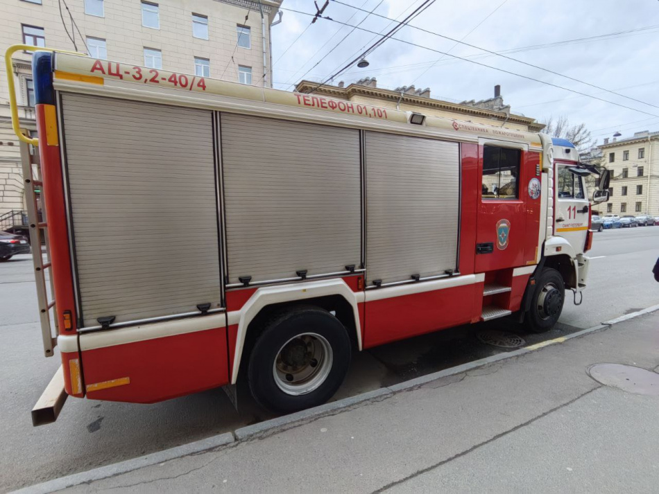 Ночью в ресторане в Василеостровском районе произошел пожар 