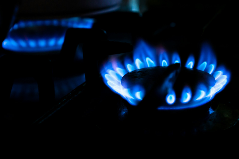 В Петербурге с 1 июля вырастут тарифы на электричество и газ 